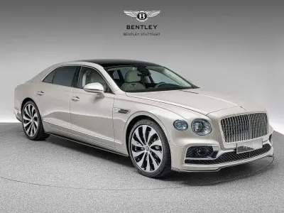 Gebraucht Bentley Flying Spur 549 PS (403 kW) 2021 White sand Limousine