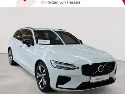 Gebraucht Volvo V60 R-Design 253 PS (186 kW) 2021 Weiß Kombi