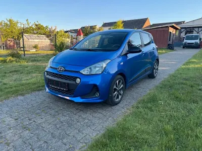 Gebraucht Hyundai i10 Passion Plus 67 PS (49 kW) 2018 Blau Kleinwagen