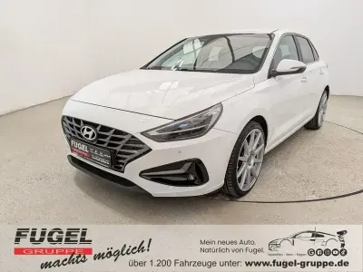 Gebraucht Hyundai i30 Trend 120 PS (88 kW) 2020 Weiß Limousine