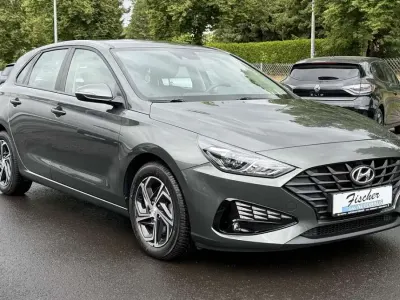 Gebraucht Hyundai i30 120 PS (88 kW) 2022 Amazon grey / met Limousine