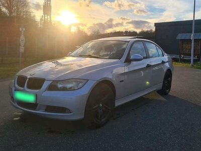 Gebraucht BMW 320 150 PS (110 kW) 2005 Silber Limousine