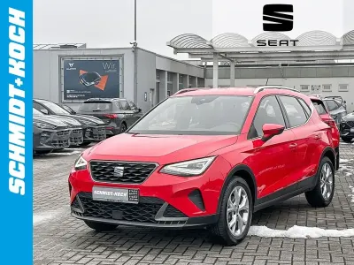 Używany Seat Arona FR 110 KM (80 kW) 2023 Czerwony SUV