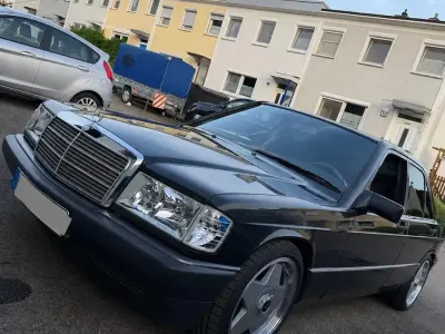 Gebraucht Mercedes 190 109 PS (80 kW) 1991 Schwarz Limousine