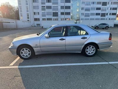 Gebraucht Mercedes C180 Classic 122 PS (89 kW) 1998 Silber Limousine