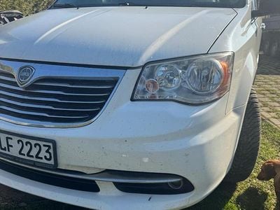 Gebraucht Lancia Voyager 190 PS (139 kW) 2012 Weiß Van / Kleinbus