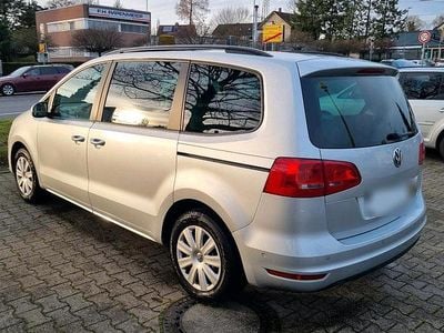 Second-hand VW Sharan 140 CP (102 kW) 2015 Argintiu Monovolum
