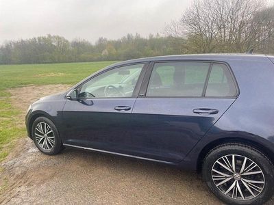 Second-hand VW Golf VII Allstar 150 CP (110 kW) 2016 Albastru Berlinǎ