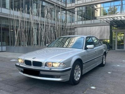 BMW 730