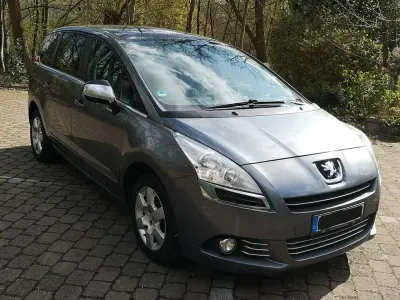 Gebraucht Peugeot 5008 Family 150 PS (110 kW) 2012 Grau Van / Kleinbus