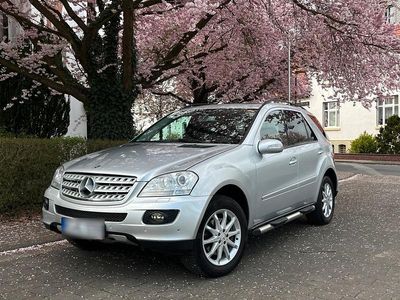 Gebraucht Mercedes ML320 224 PS (164 kW) 2007 Silber SUV