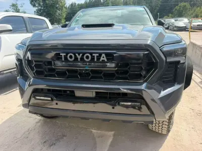 Neu Toyota Tacoma T1 326 PS (239 kW) 2025 Schwarz Pickup