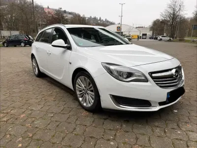 Gebraucht Opel Insignia Sport 140 PS (102 kW) 2014 Weiß Kombi