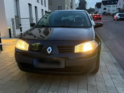 Gebraucht Renault Mégane II 113 PS (83 kW) 2004 Schwarz Kleinwagen
