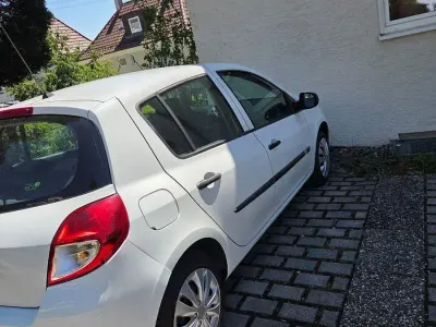 Gebraucht Renault Clio Expression 75 PS (55 kW) 2009 Weiß Kleinwagen