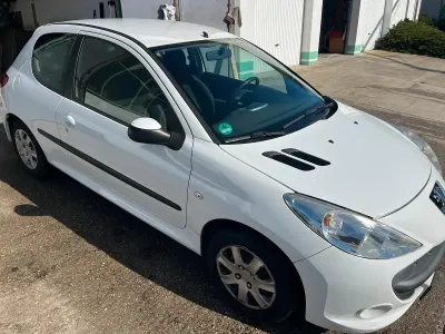 Gebraucht Peugeot 206+ 60 PS (44 kW) 2009 Weiß Kleinwagen