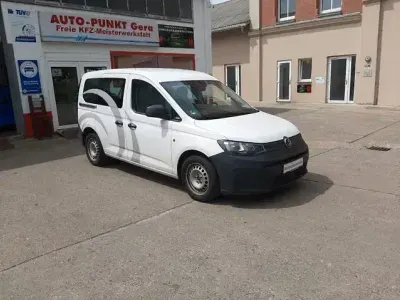 Gebraucht VW Caddy 75 PS (55 kW) 2022 Candyweiss Van / Kleinbus