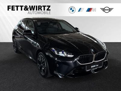Saphirschwarz metallic Gebraucht 2025 BMW 120 M Sport Kleinwagen | 33.690 € (Teuer)