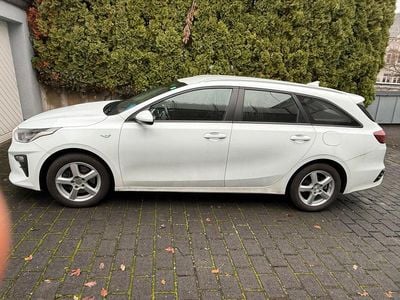 Weiß Gebraucht 2019 Kia Ceed Kleinwagen | 10.800 € (Guter Preis)