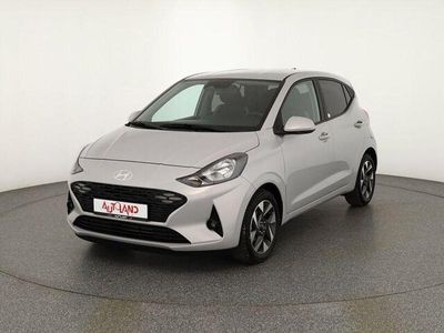 Neu Hyundai i10 64 PS (47 kW) 2025 Grau Kleinwagen