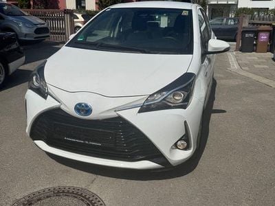 Gebraucht Toyota Yaris Hybrid Comfort 75 PS (55 kW) 2017 Weiß Limousine