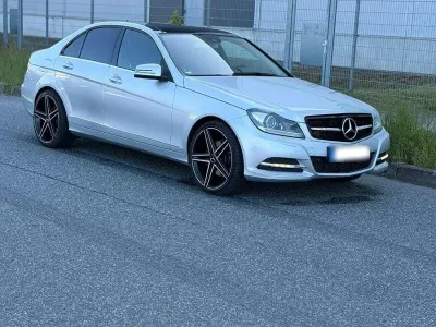 Gebraucht Mercedes C300 Avantgarde 231 PS (169 kW) 2013 Silber Limousine
