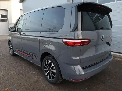 Neu VW Multivan Comfortline 150 PS (110 kW) 2026 Puregrey Van / Kleinbus