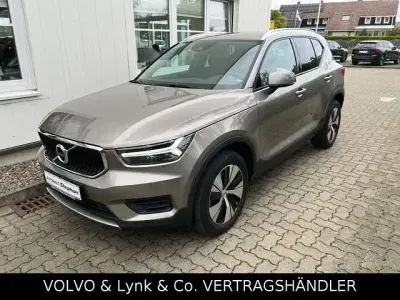 Gebraucht Volvo XC40 Momentum 197 PS (144 kW) 2021 Grau SUV