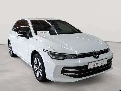 Używany VW Golf VIII Goal 116 KM (85 kW) 2025 Biały Sedan/Limuzyna