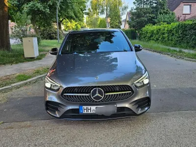 Gebraucht Mercedes B200 AMG line 163 PS (119 kW) 2019 Silber Van / Kleinbus
