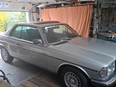 Gebraucht Mercedes 280 185 PS (136 kW) 1985 Silber Coupé