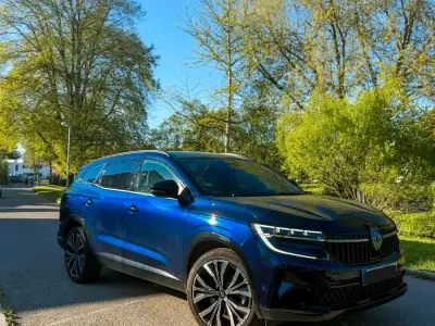 Gebraucht Renault Espace Iconic 200 PS (147 kW) 2024 Blau SUV