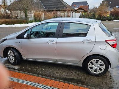 Silber Gebraucht 2019 Toyota Yaris Club Limousine | 13.999 € (Fairer Preis)