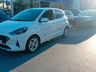 Gebraucht Hyundai i10 Edition 30 67 PS (49 kW) 2022 Weiß Kleinwagen