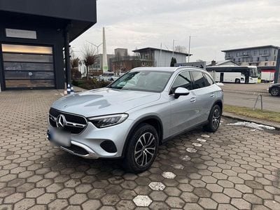 Gebraucht Mercedes GLC200 197 PS (144 kW) 2023 Silber SUV