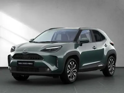 Gebraucht Toyota Yaris Cross 131 PS (96 kW) 2026 Everest green SUV