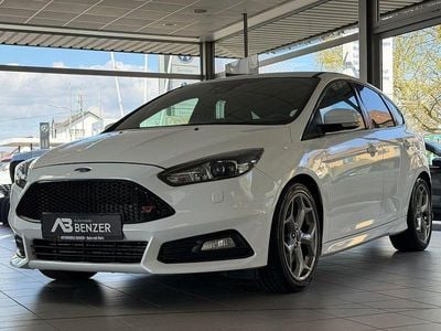 Gebraucht Ford Focus Sport 250 PS (183 kW) 2015 Weiß Limousine