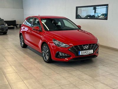 Gebraucht Hyundai i30 Trend 120 PS (88 kW) 2023 Rot Kombi
