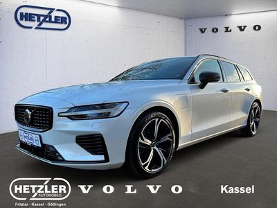 Crystal white pearl / metallic Gebraucht 2025 Volvo V60 Plus Kombi | 57.950 €