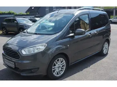 Occasion Ford Tourneo Titanium 101 ch (74 kW) 2018 Gris Break