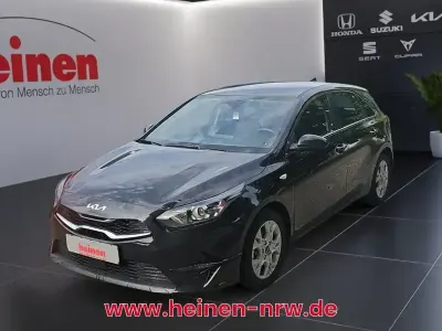 Gebraucht Kia Ceed Comfort 140 PS (102 kW) 2025 Zilinaschwarz Kleinwagen