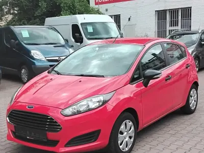 Gebraucht Ford Fiesta Ambiente 65 PS (47 kW) 2013 Race red Kleinwagen