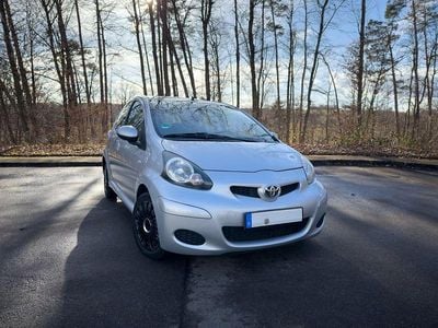 Silber Gebraucht 2009 Toyota Aygo Kleinwagen | 2.500 € (Superpreis)