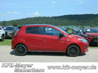 Gebraucht Mitsubishi Space Star Select+ 71 PS (52 kW) 2024 Rot / schwarz Kleinwagen