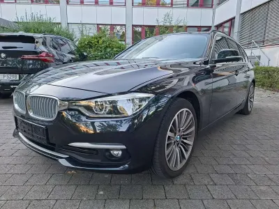 Gebraucht BMW 320 Luxury Line 190 PS (139 kW) 2019 Black sapphire metallic Kombi