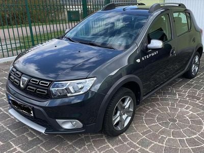 Second-hand Dacia Sandero Stepway 73 CP (53 kW) 2020 Gri Berlinǎ