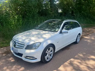 Gebraucht Mercedes C220 Avantgarde 170 PS (125 kW) 2011 Weiß Limousine