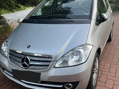 Gebraucht Mercedes A170 Elegance 116 PS (85 kW) 2009 Silber Van / Kleinbus