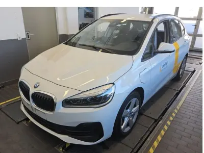 Gebraucht BMW 225 Advantage 125 PS (91 kW) 2021 Weiß Van / Kleinbus