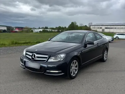 Gebraucht Mercedes 220 170 PS (125 kW) 2012 Schwarz Coupé